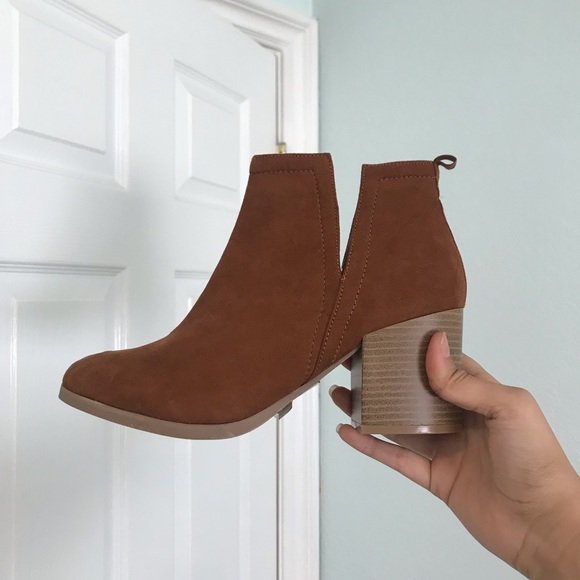 Zara Shoes - NEW Chelsea boots